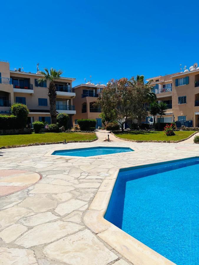 Golden Palms Paradise Garden Пафос Екстер'єр фото